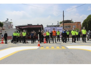 Okul Bahçesine Trafik Eğitim Parkı Yapıldı