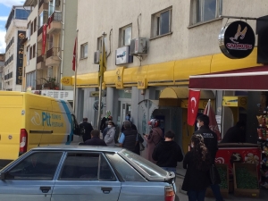 Tosya Ptt Şubesi Maaş Ödemelerinin Yoğunluğunu Yaşıyor