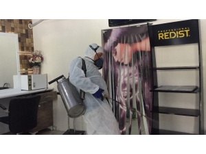 11 Mayıs’ta Açılacak Berber Ve Kuaför Salonları Dezenfekte Edildi