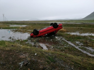 Otomobil Takla Attı: 2 Yaralı