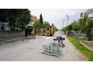 Yeni Mahallede Kaldırım Çalışması