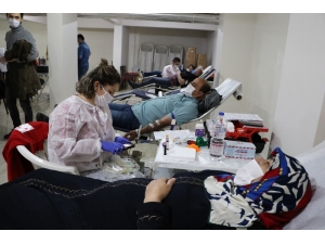 Site Sakinleri İftar Sonrası Kan Bağışında Bulundu