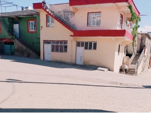 Damdan Düşen Kadın Ağır Yaralandı