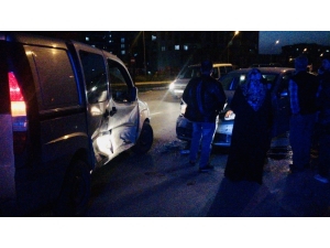 Kırmızı Işık İhlali Yapan Sürücü Kaza Yaptı:2 Yaraşlı
