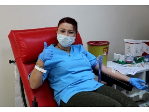 Adana’da, Kan Stokları Azalınca Sağlık Çalışanları Kan Bağışladı