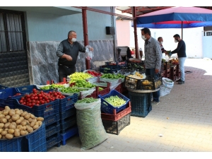 Karantina Süresi Biten Mahallede Normal Hayat Başladı