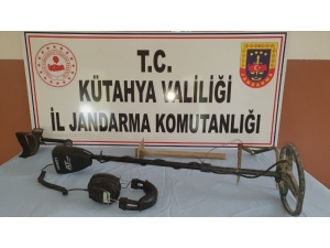 Kütahya’da Kaçak Kazıya Jandarmadan Suçüstü