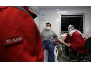 Suriye Ve Afganlı Vatandaşlardan Türk Kızılayı’na Kan Bağışı Desteği