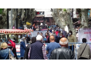 Korona Virüse Rağmen Dışarı Çıkan Vatandaşlardan İlginç Diyaloglar