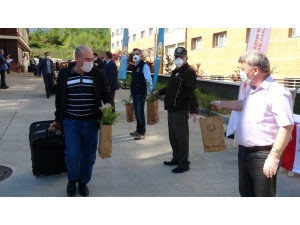 Ordu’da Karantina Süreci Biten 181 Vatandaş Memleketlerine Uğurlandı