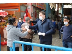 Menderes’te Maskeler Belediyeden