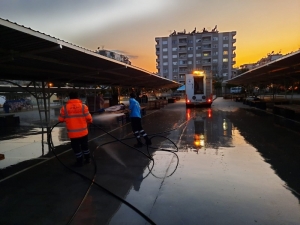 Efeler’de Semt Pazarları Düzenli Olarak Temizleniyor