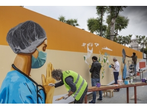 Mersin Sahil Şeridi Duvar Resimleriyle Renklendi