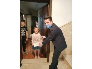 Cimer’den Muhabbet Kuşu Çıktı