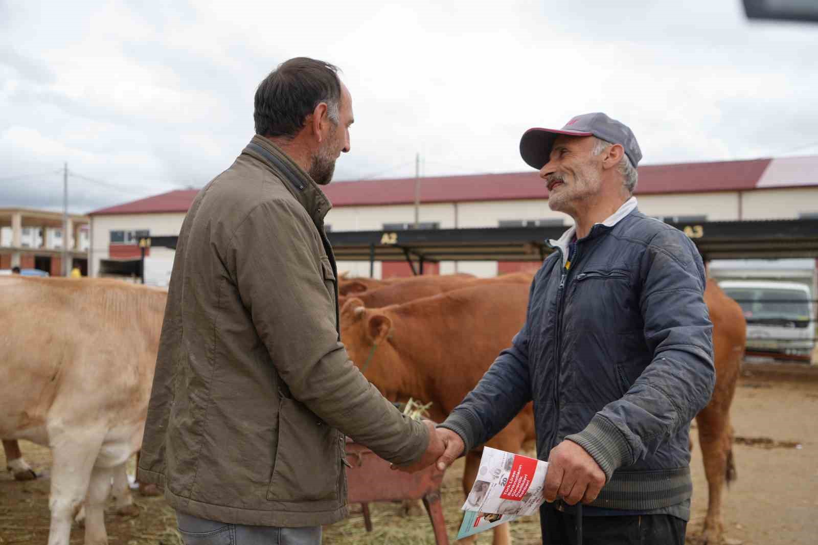 bayburt-kurban-pazarinda-arife-hareketliligi
