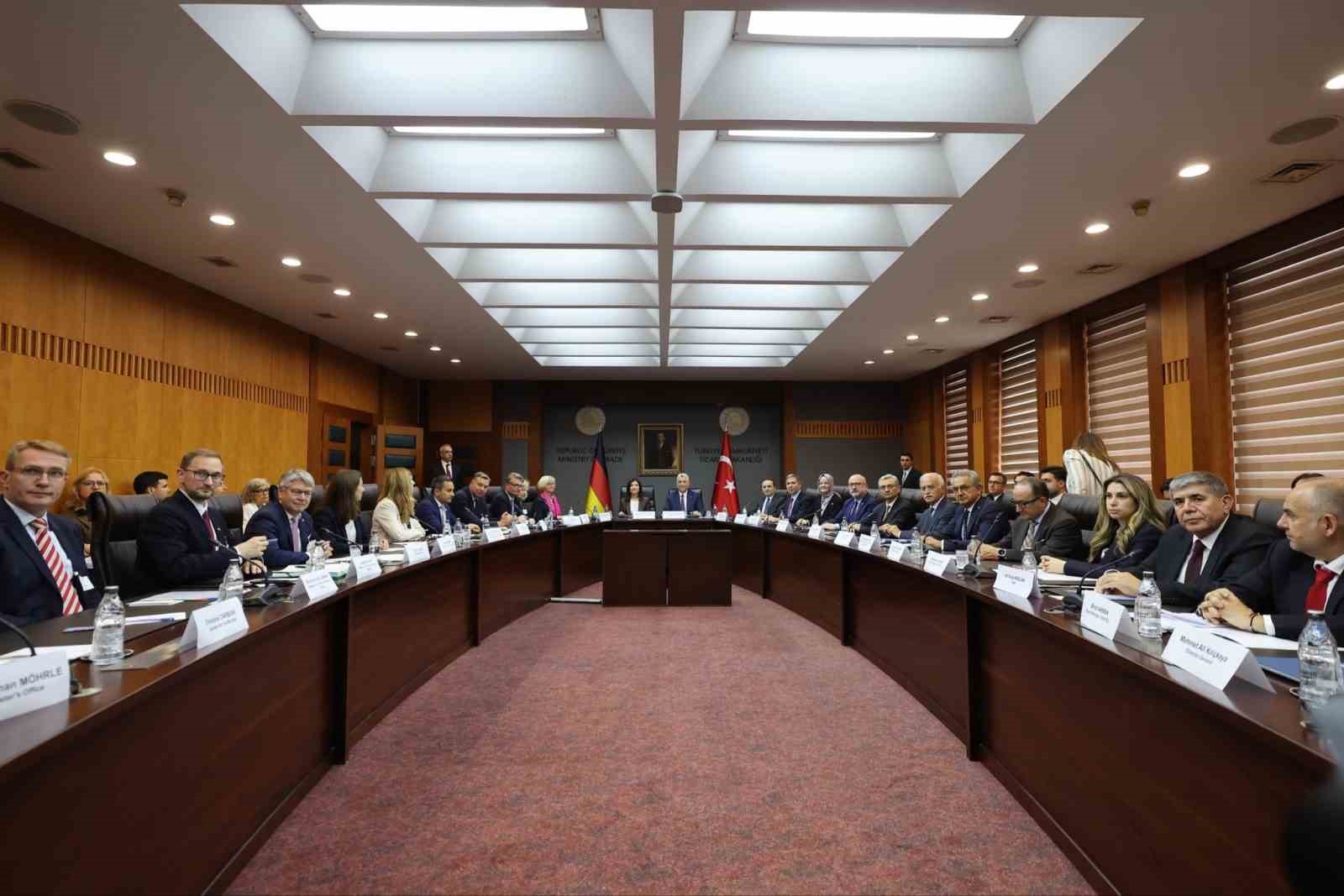 bakan-bolat-almanya-vizelerinde-ret-orani-yuzde-25-lerden-yuzde-14-e-geriledi
