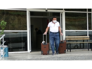 Suudi Arabistan’dan Uşak’a Getirilen 189 Kişi Memleketlerine Uğurlandı