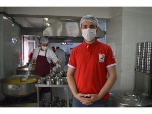 Günde 6 Bin Aileye Yemek Servis Ediyorlar