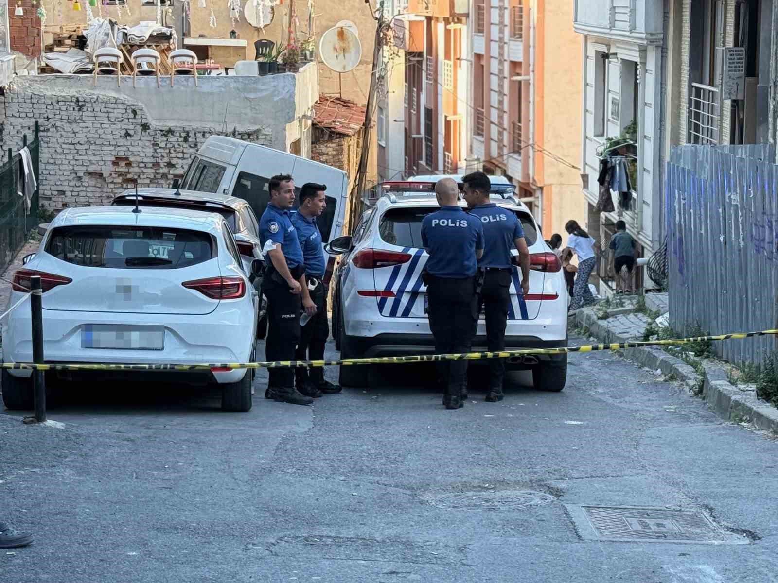 sisli-de-kotu-kokunun-geldigi-evde-25-yasindaki-genc-olu-bulundu