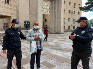Kayseri Valiliği Önünde ‘İntihar’ İhbarı Polis Ekiplerini Harekete Geçirdi