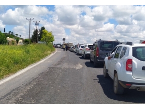 Kızıltepe’ye Girişlere Kısıtlama Getirildi, Yolda Metrelerce Araç Kuyruğu Oluştu