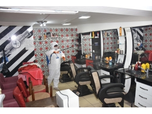 Şehzadeler İlçesinde 360 Berber Ve Kuaför Dezenfekte Ediliyor