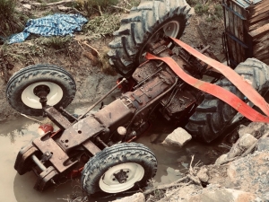 Ters Dönen Traktörün Altında Can Verdi