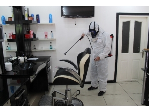 Zeytinburnu’nda Berber Ve Kuaförler Dezenfekte Ediliyor