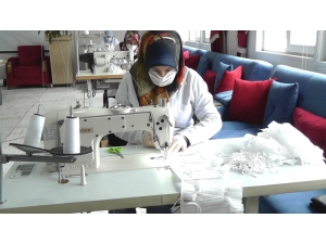 Erciş Kaymakamlığından Günlük Bin 500 Adet Maske Üretimi