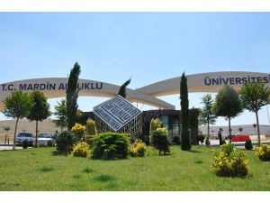 Artuklu Üniversitesinden ‘Evde Üniversite’ Projesine Burs Desteği