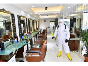 Yeşilyurt’ta Güzellik Salonları Dezenfekte Ediliyor