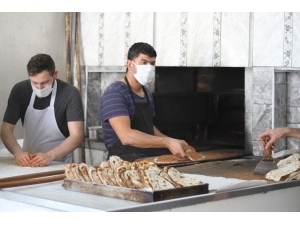 Silopi’de Ramazan Ayında Lahmacuna Yoğun İlgi