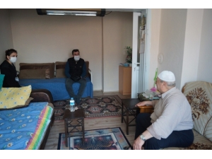 Üç Aylık Emekli Maaşını Kampanyaya Bağışladı