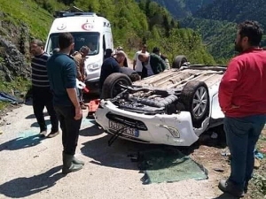Trabzon’da Araç Uçuruma Yuvarlandı : 1 Ölü
