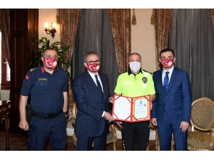Vali Karaloğlu Trafik Haftasını Başarı Belgesiyle Kutladı