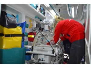 Ambulans Uçak Ağrılı Bebekler İçin Havalandı