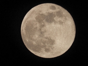 Ahlat’ta Süper Ay Kartpostallık Görüntü Oluşturdu