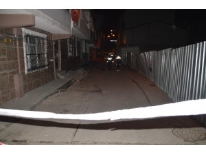 Esenler’de Bina İnşaatının Bulunduğu Sokağın Zemininde Kayma Meydana Geldi