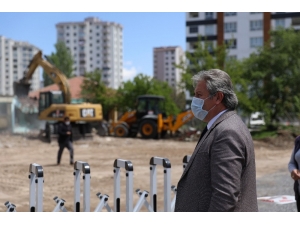 Yıldırım Beyazıt Mahallesinde Gecekondular Yıkıldı, Yerine Okul Yapılacak