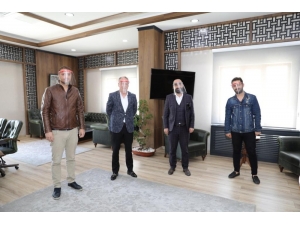 Mardin’de Berber Ve Güzellik Salonlarına Yüz Koruyucu Siper Dağıtıldı