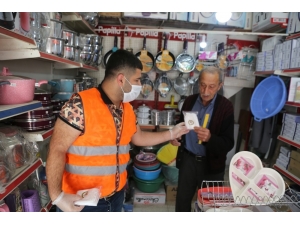 Cizre Belediyesi Vatandaşlara Maske Dağıtmaya Devam Ediyor