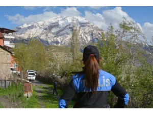 Trabzonlu Kadın Polis, Hakkari Halkının Gönlünde Taht Kurdu