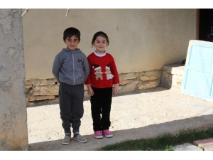 Babaları Cezaevinde Olan İkizlere Doğum Günü Sürprizi