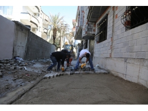Cizre Belediyesi Kilitli Parke Taşı Döşeme Çalışmalarına Devam Ediyor