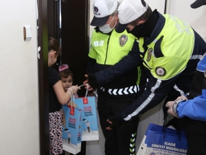 Elazığ’da Çocuklara Ev Ziyaretiyle Trafik Eğitimi