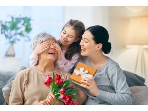 Annelerimize Hediye Olarak En Fazla Giyim Ürünü Alıyoruz