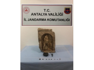 Hazine Avcıları 1400 Yıllık Tarihi Eserlerle Yakalandı