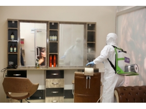 Küçükçekmece’de Berber Ve Kuaförler Dezenfekte Edildi