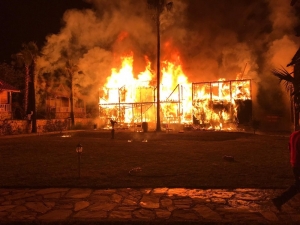 Antalya’da Otel Yangınında 2 Katlı Bungalow Kullanılamaz Hale Geldi