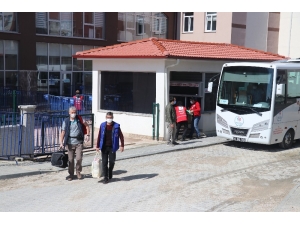Bolu’da, Karantinası Biten 395 Kişi Memleketlerine Gitti